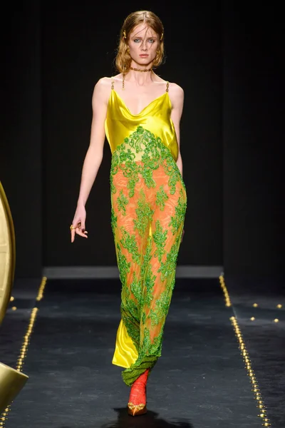 Look 50